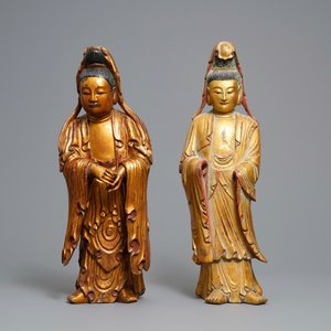 Two large Chinese gilt-lacquered wood figures of Guanyin, 18/19th C. — photo 2