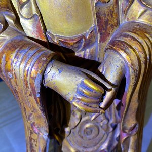Two large Chinese gilt-lacquered wood figures of Guanyin, 18/19th C. — photo 27