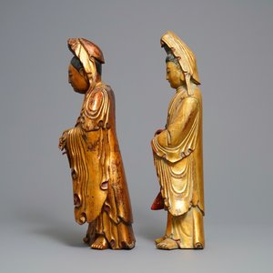 Two large Chinese gilt-lacquered wood figures of Guanyin, 18/19th C. — photo 3