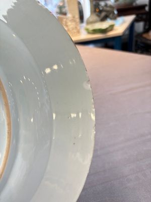 Two large Chinese Meissen-style export dishes with a hunting scene, Qianlong — 照片 14