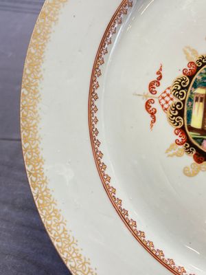 Two large Chinese Meissen-style export dishes with a hunting scene, Qianlong — 照片 4