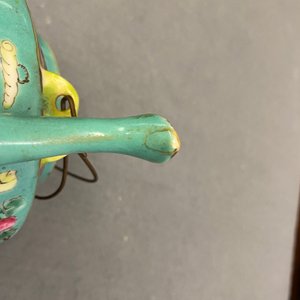 Two large Chinese turquoise-ground famille rose teapots for the Straits or Peranakan market, 19th C. — 照片 10