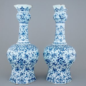 Two large Dutch Delft garlic neck vases with millefiori design, late 17th C. — photo 4