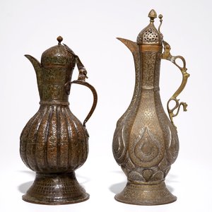 Two large engraved brass jugs, Iran and Central Asia, 17/18th C. — 照片 2