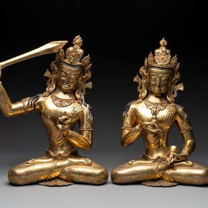 Two large gilt bronze figures of a Tara and Manjusri, Nepal, 20th C. — 照片 1