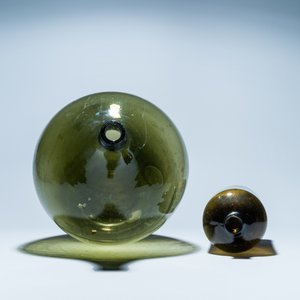 Two large green glass bottles, 18th C. — photo 5