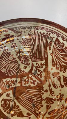Two large Hispano-Moresque lustre-glazed dishes with a bird, Valencia or Manises, Spain, late 16th C. — 照片 6