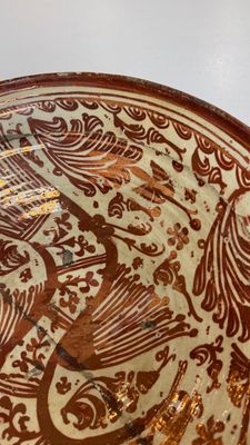 Two large Hispano-Moresque lustre-glazed dishes with a bird, Valencia or Manises, Spain, late 16th C. — 照片 7