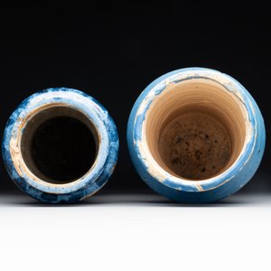 Two large monochrome and splashed blue pottery albarelli, Spain, 17th C. — photo 2