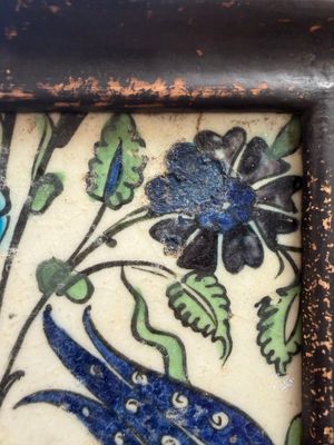 Two large polychrome Damascus pottery tiles with a flower — foto 2