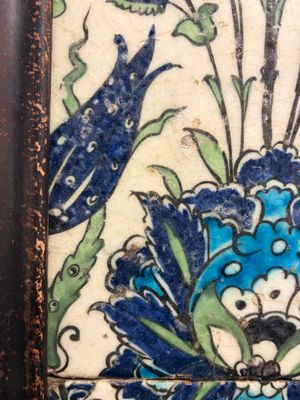 Two large polychrome Damascus pottery tiles with a flower — foto 5