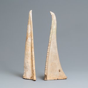 Two large triangular Thai Sawankhalok roof tile finials, 14/16th C. — photo 3