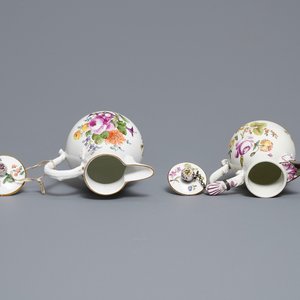 Two Meissen porcelain covered jugs with floral design, Germany, 18/19th C. — 照片 7