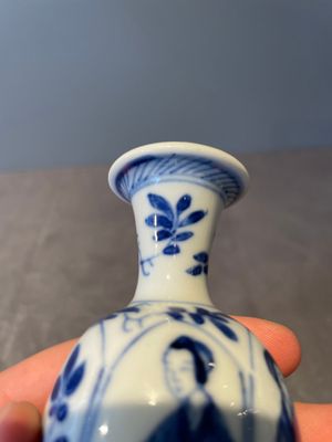 Two pairs of Chinese blue and white 'Long Eliza' vases, jade mark, Kangxi — 照片 14