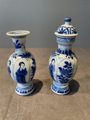 Two pairs of Chinese blue and white 'Long Eliza' vases, jade mark, Kangxi — 照片 17