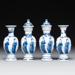 Two pairs of Chinese blue and white 'Long Eliza' vases, jade mark, Kangxi — 照片 1