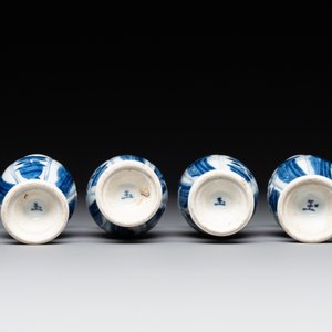Two pairs of Chinese blue and white 'Long Eliza' vases, jade mark, Kangxi — 照片 4