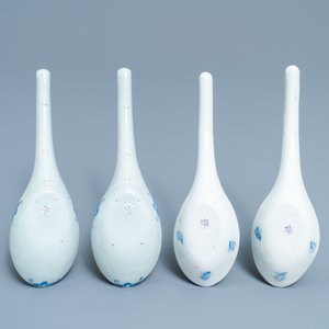 Two pairs of Chinese blue and white spoons, 19th C. — photo 2