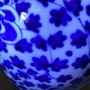 Two pairs of Chinese blue and white vases and covers, 19/20th C. — photo 21