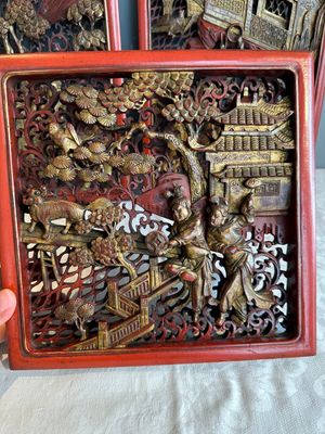 Two pairs of Chinese carved, lacquered and gilt-decorated wooden panels with figural design, 19th C. — foto 14