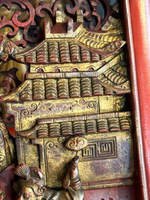 Two pairs of Chinese carved, lacquered and gilt-decorated wooden panels with figural design, 19th C. — foto 17