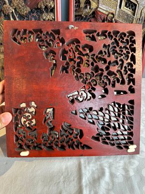 Two pairs of Chinese carved, lacquered and gilt-decorated wooden panels with figural design, 19th C. — foto 21