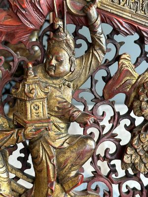 Two pairs of Chinese carved, lacquered and gilt-decorated wooden panels with figural design, 19th C. — foto 23