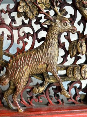 Two pairs of Chinese carved, lacquered and gilt-decorated wooden panels with figural design, 19th C. — foto 25