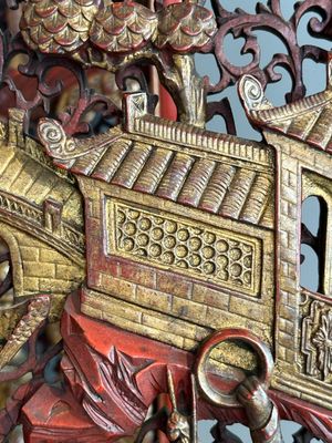 Two pairs of Chinese carved, lacquered and gilt-decorated wooden panels with figural design, 19th C. — foto 28