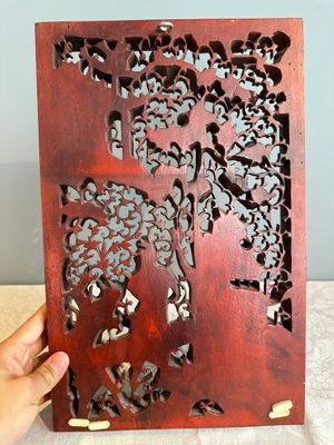 Two pairs of Chinese carved, lacquered and gilt-decorated wooden panels with figural design, 19th C. — foto 44