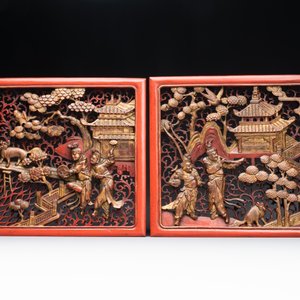 Two pairs of Chinese carved, lacquered and gilt-decorated wooden panels with figural design, 19th C. — foto 4