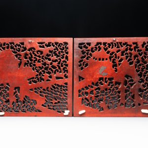 Two pairs of Chinese carved, lacquered and gilt-decorated wooden panels with figural design, 19th C. — foto 5