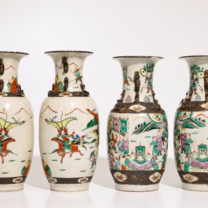 Two pairs of Chinese famille rose and verte Nanking crackle glaze vases, 19th C. — photo 4
