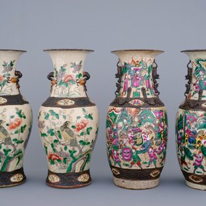 Two pairs of Chinese famille rose and verte Nanking crackle glaze vases, 19th C. — photo 3