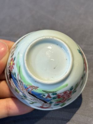 Two pairs of Chinese famille rose cups and saucers with pheasants and roosters, Yongzheng/Qianlong — photo 14