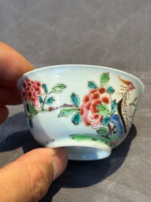 Two pairs of Chinese famille rose cups and saucers with pheasants and roosters, Yongzheng/Qianlong — photo 23