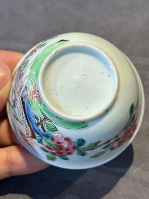 Two pairs of Chinese famille rose cups and saucers with pheasants and roosters, Yongzheng/Qianlong — photo 27