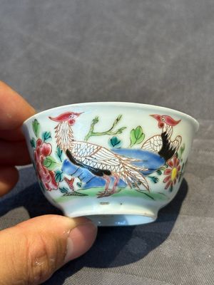 Two pairs of Chinese famille rose cups and saucers with pheasants and roosters, Yongzheng/Qianlong — photo 9