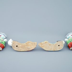 Two pairs of Chinese famille rose figural wall vases, Qianlong, 18th C. — photo 13