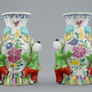 Two pairs of Chinese famille rose figural wall vases, Qianlong, 18th C. — photo 8