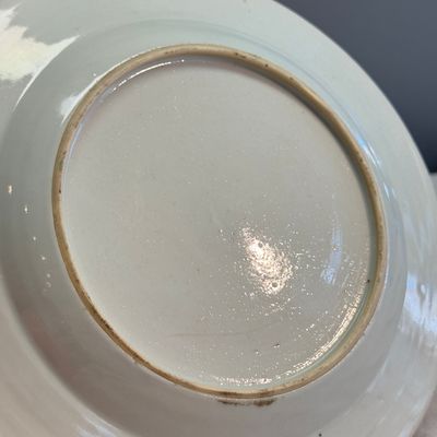 Two pairs of Chinese famille rose plates — foto 35