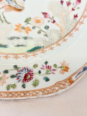 Two pairs of Chinese famille rose plates — foto 18