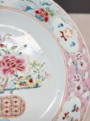 Two pairs of Chinese famille rose plates — foto 26