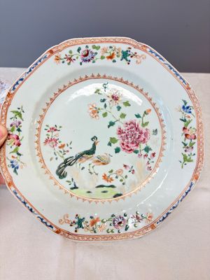 Two pairs of Chinese famille rose plates — foto 2