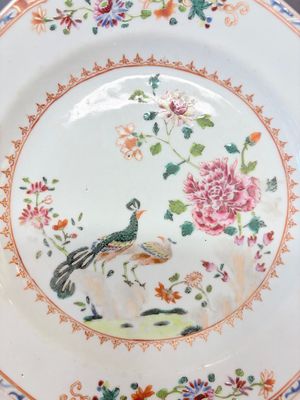 Two pairs of Chinese famille rose plates — foto 3