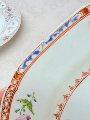 Two pairs of Chinese famille rose plates — foto 4