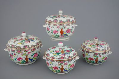 Two pairs of Chinese famille rose tureens with cover, Qianlong, 18th C.