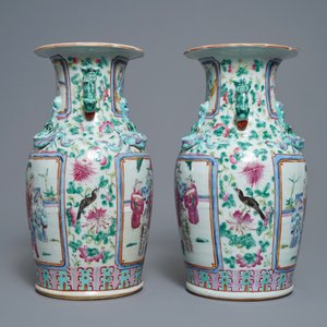 Two pairs of Chinese famille rose vases and a jardinière, 19th C. — photo 5