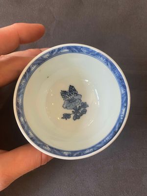 Two pairs of Chinese famille verte cups and saucers, Kangxi — 照片 27