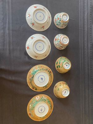 Two pairs of Chinese famille verte cups and saucers, Kangxi — 照片 3